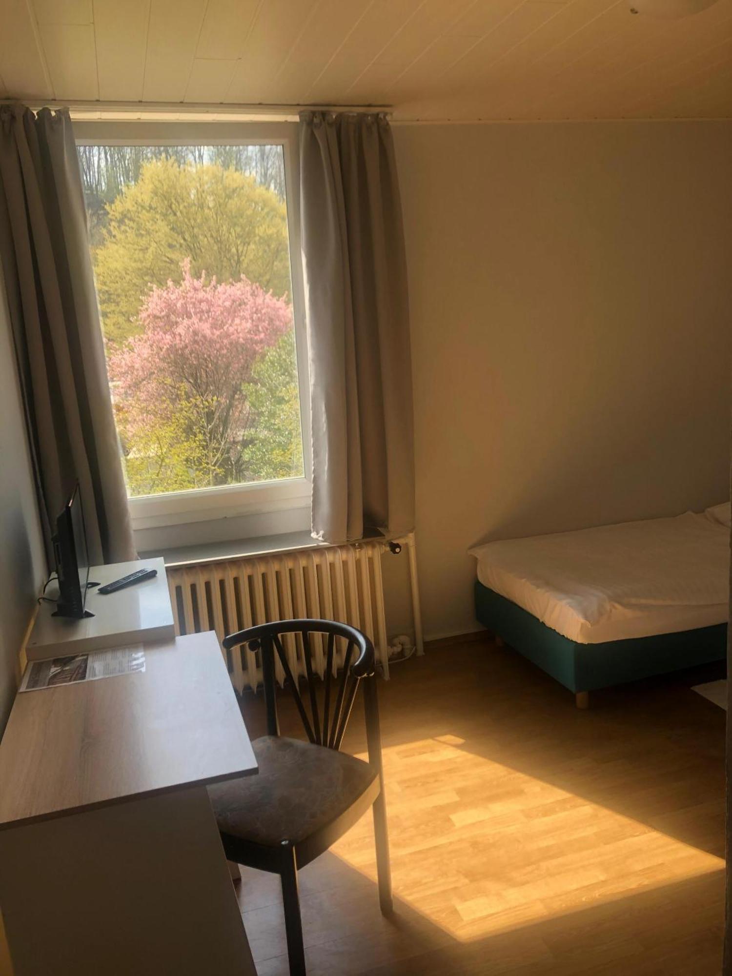 Hotel Schwaferts Wuppertal Oda fotoğraf